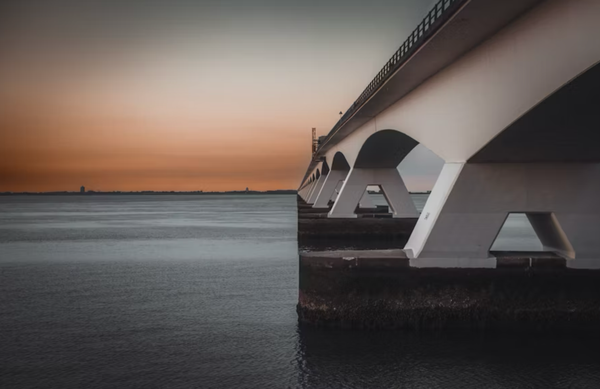 Bridging the gap between doing & leading in design.